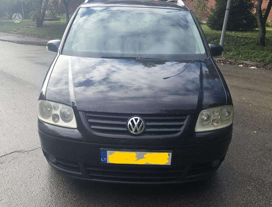 Volkswagen Touran 2004 — вигляд ззаду
