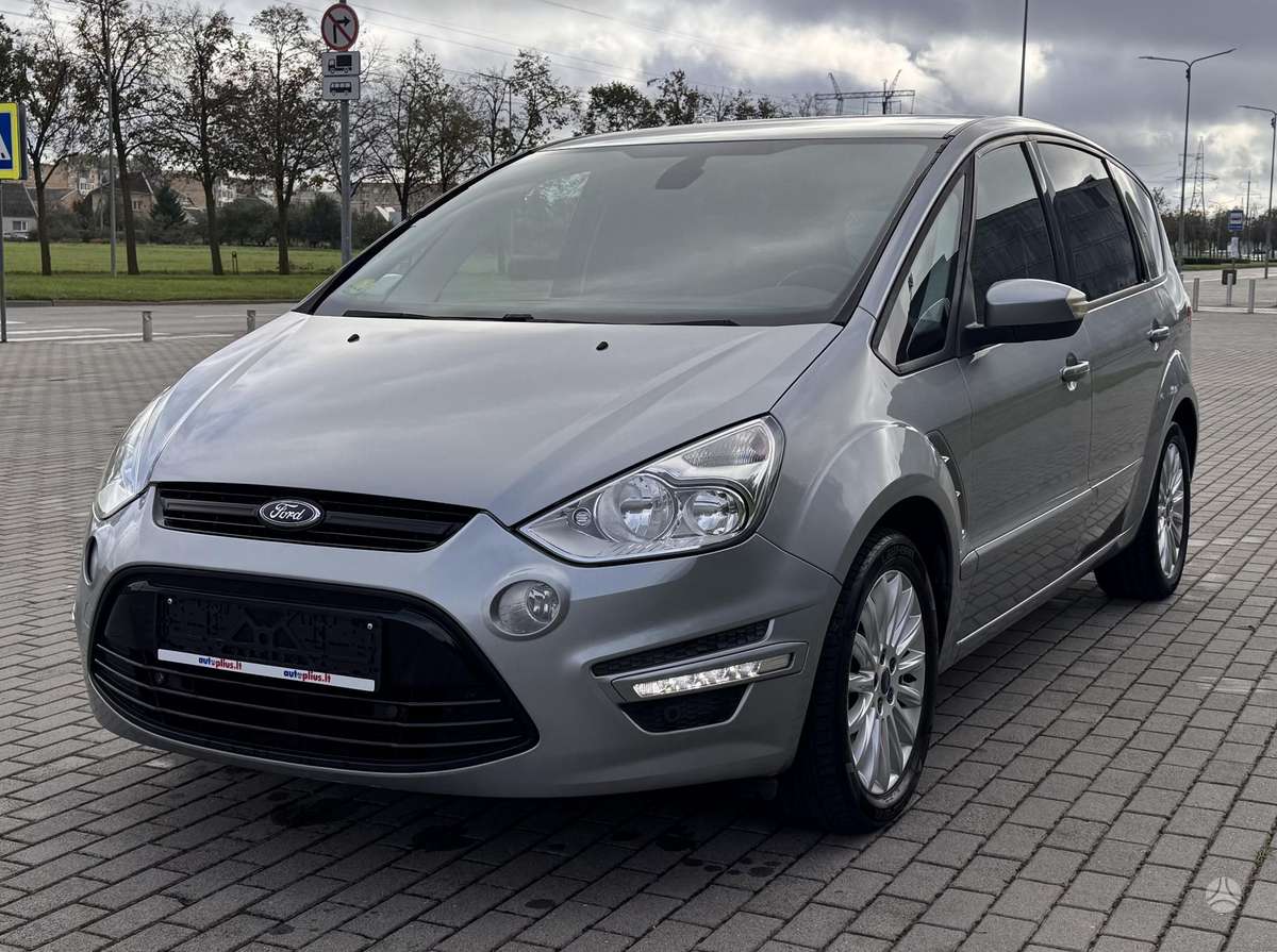 Ford S-MAX 2015 — салон