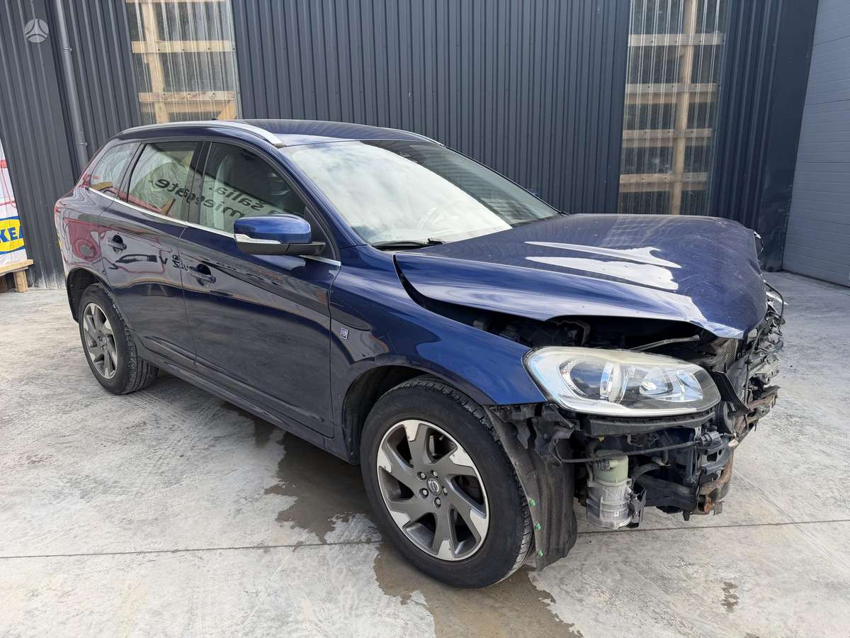 Volvo XC60 2014 — вигляд ззаду