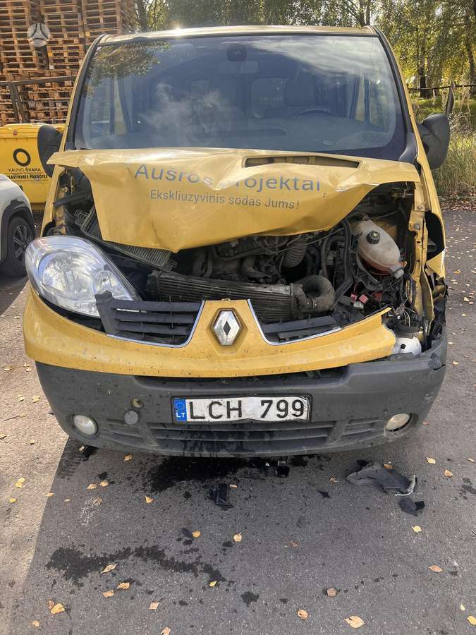 Renault Trafic 2010 — interior