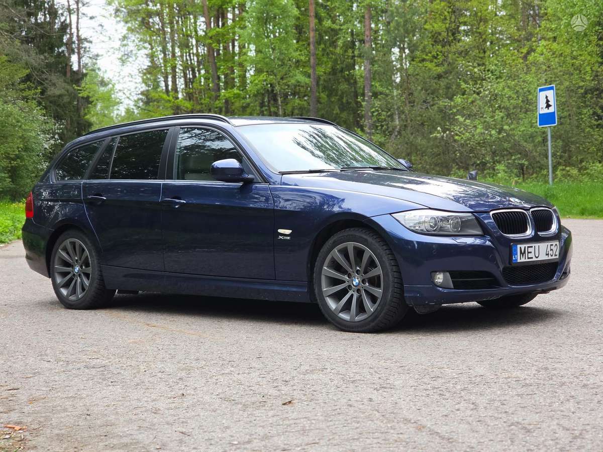 BMW 328 2012 — rear view