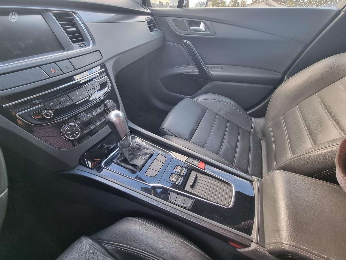 Peugeot 508 2015 — фото 11
