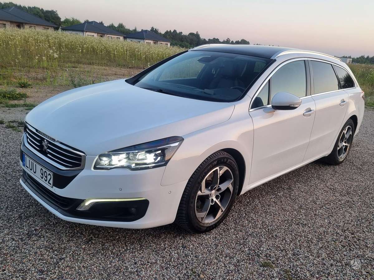 Peugeot 508 2015 — вигляд ззаду