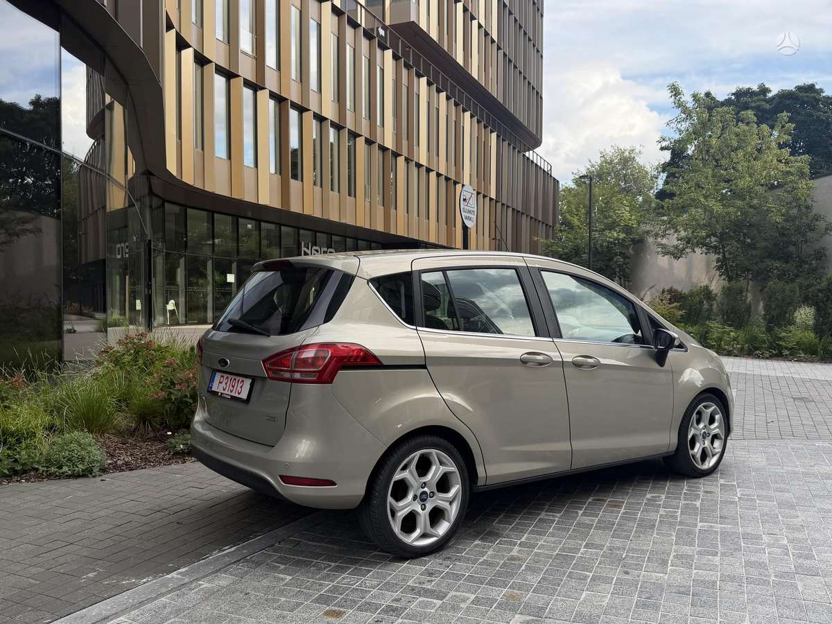Ford B-MAX 2013 — interior