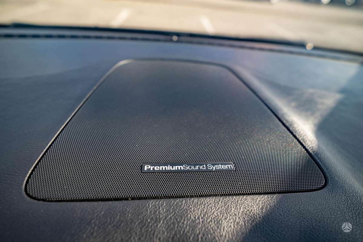 Ford S-MAX 2011 — photo 12