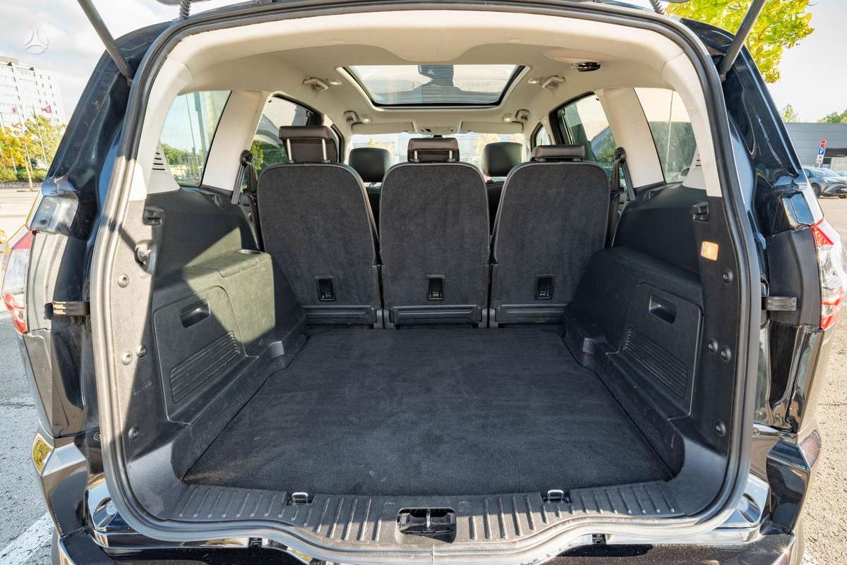 Ford S-MAX 2011 — photo 14