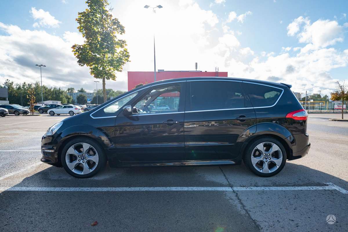 Ford S-MAX 2011 — engine 2200 cm³, 200 HP (147kW)