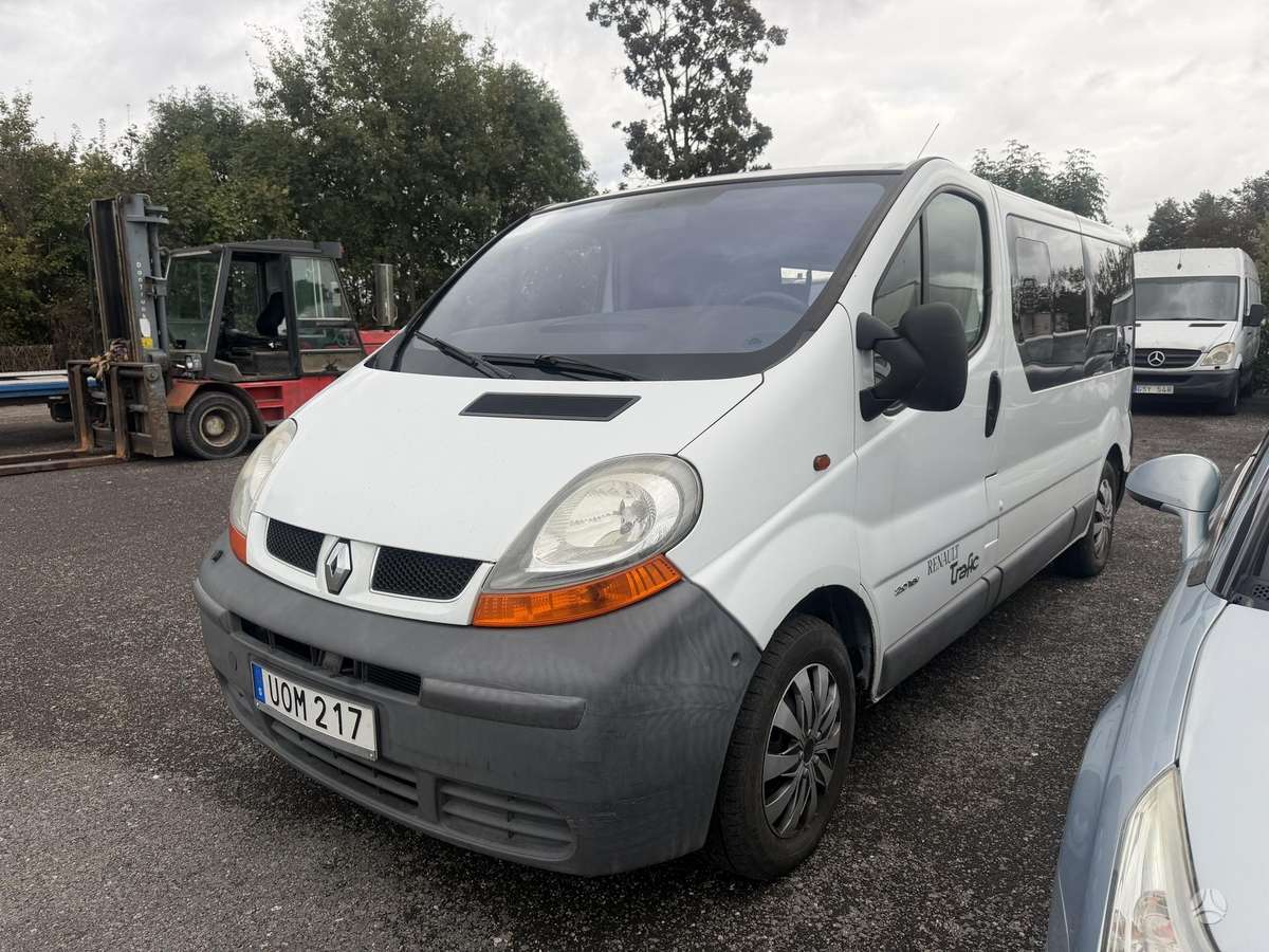 Renault Trafic 2004 — interior
