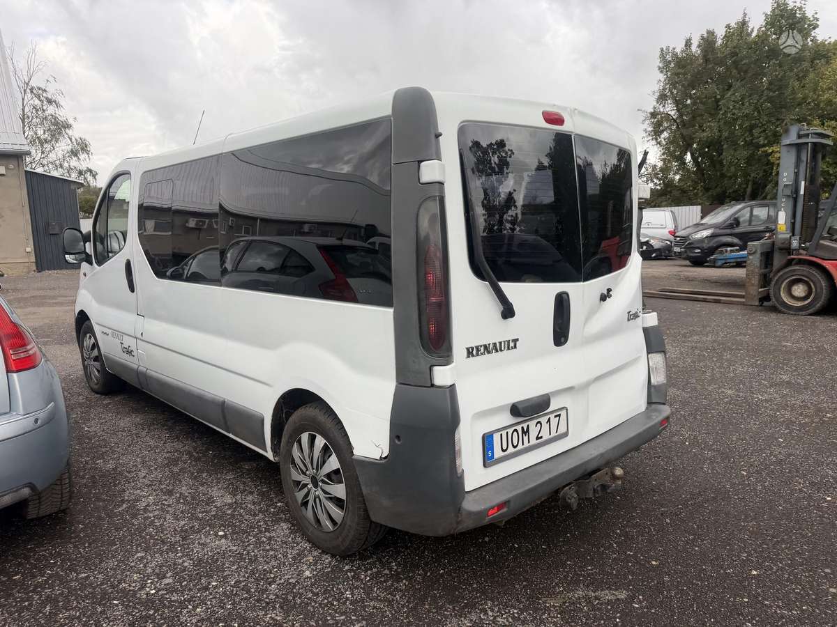 Renault Trafic 2004 — engine 2000 cm³, 118 HP (87kW)