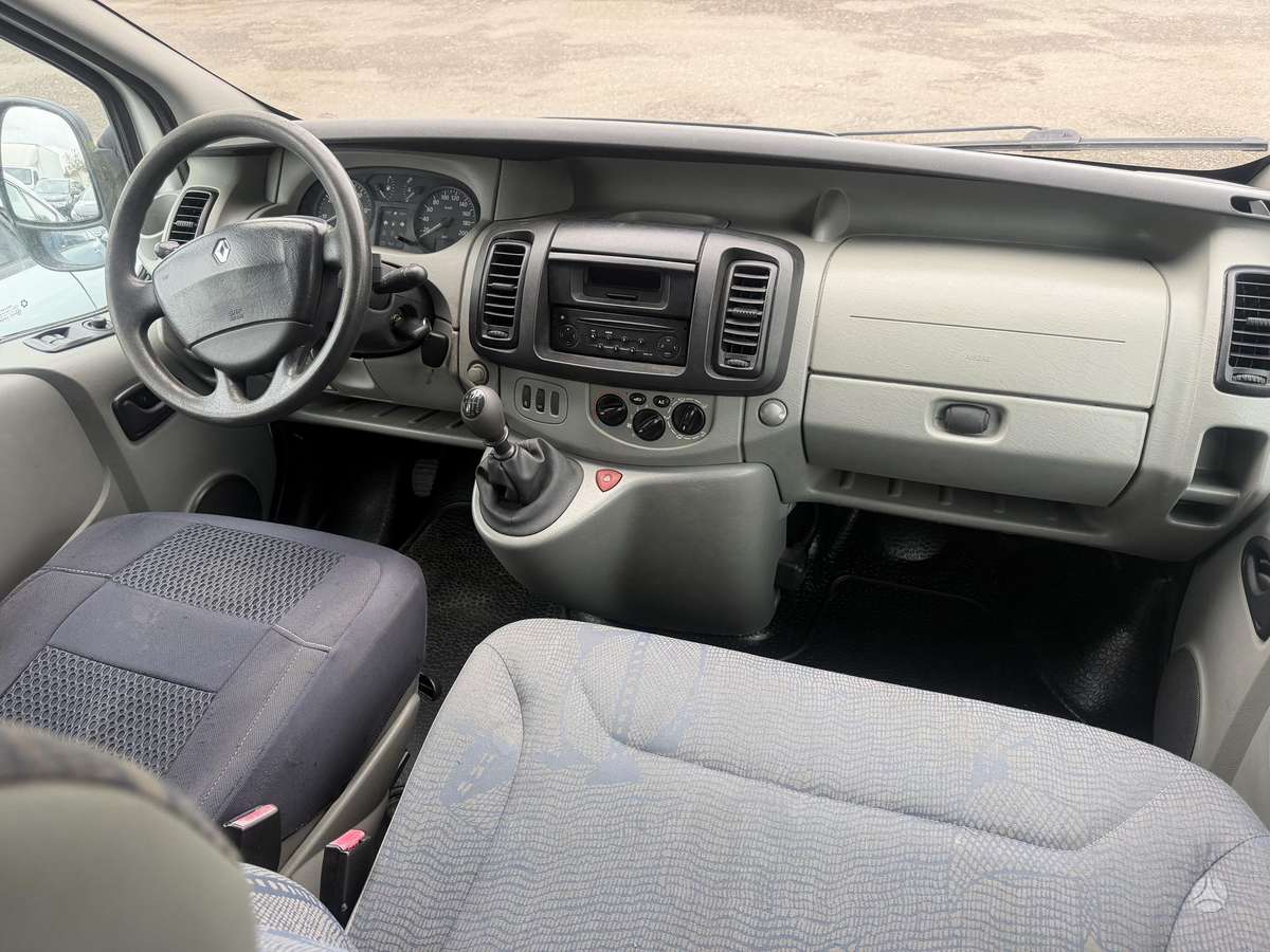 Renault Trafic 2004 — photo 7