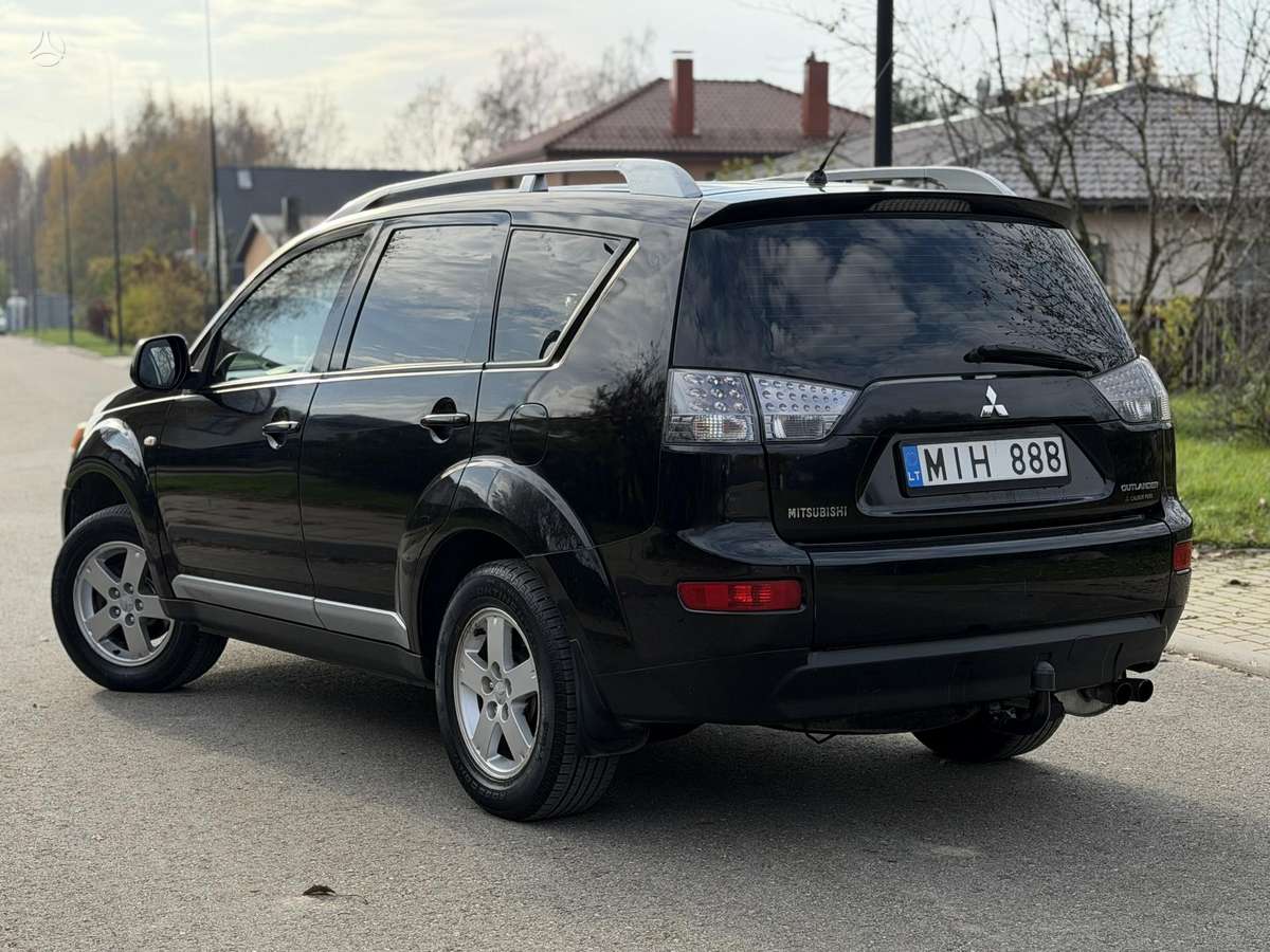 Mitsubishi Outlander 2008 — rear view