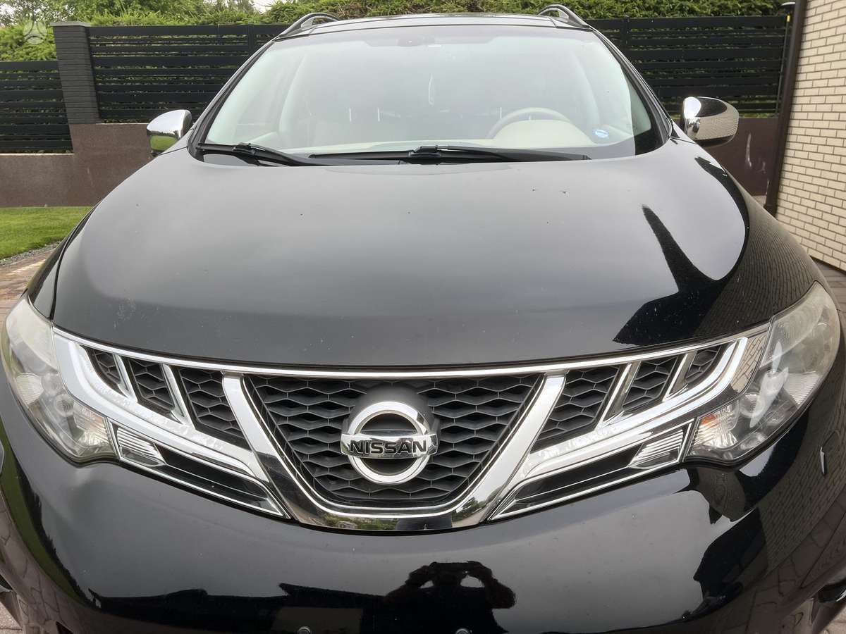 Nissan Murano 2011 — rear view