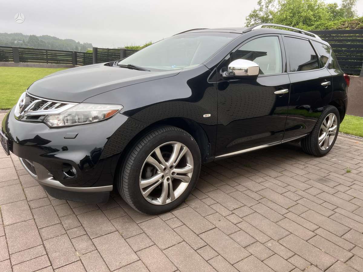 Nissan Murano 2011 — interior