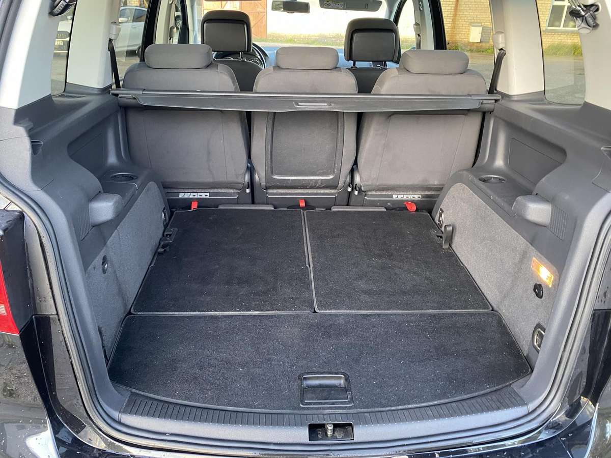 Volkswagen Touran 2014 — photo 8