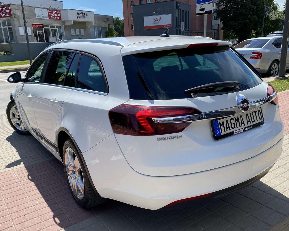 Opel Insignia 2013 — photo 14