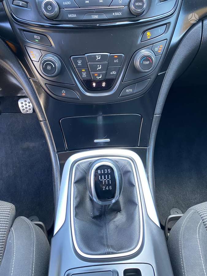 Opel Insignia 2013 — photo 31