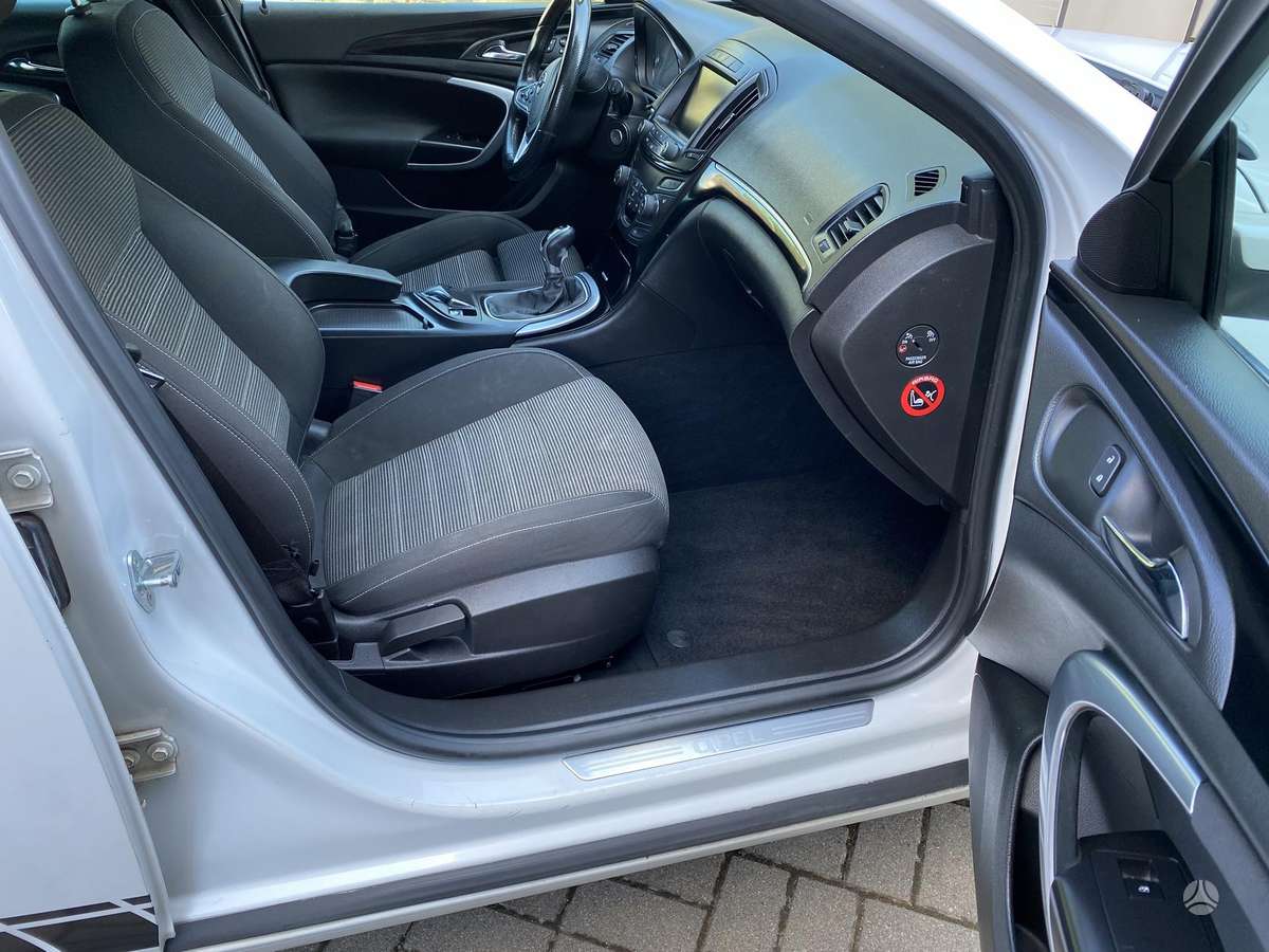 Opel Insignia 2013 — photo 34