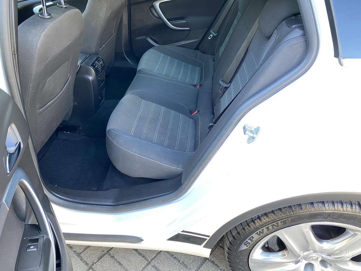 Opel Insignia 2013 — photo 37