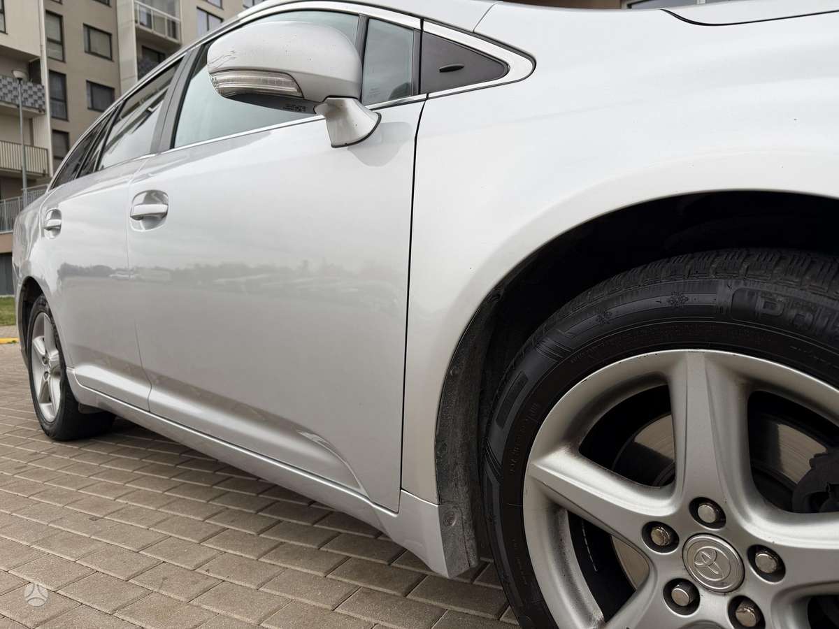 Toyota Avensis 2011 — photo 13