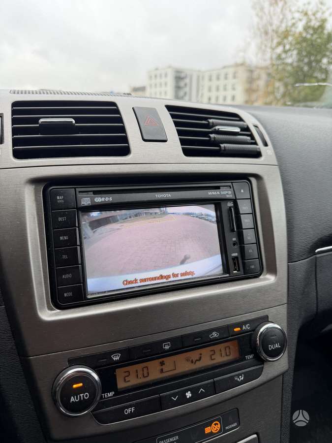 Toyota Avensis 2011 — photo 19