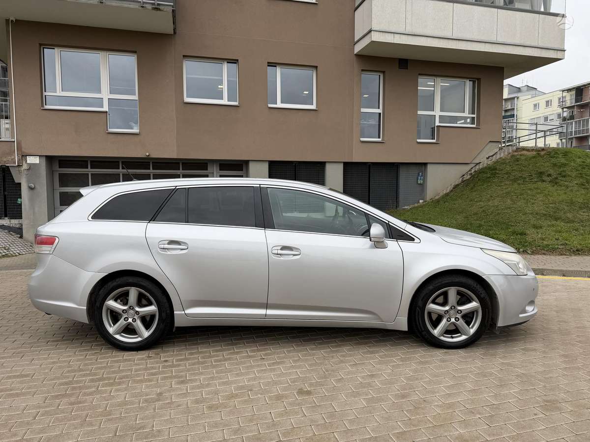 Toyota Avensis 2011 — engine 2231 cm³, 150 HP (110kW)