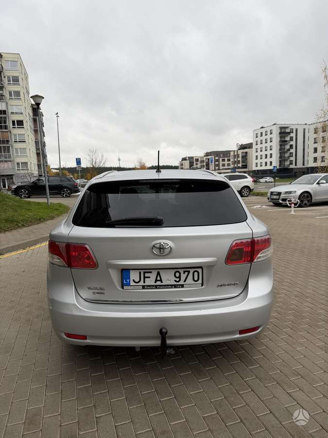 Toyota Avensis 2011 — photo 6