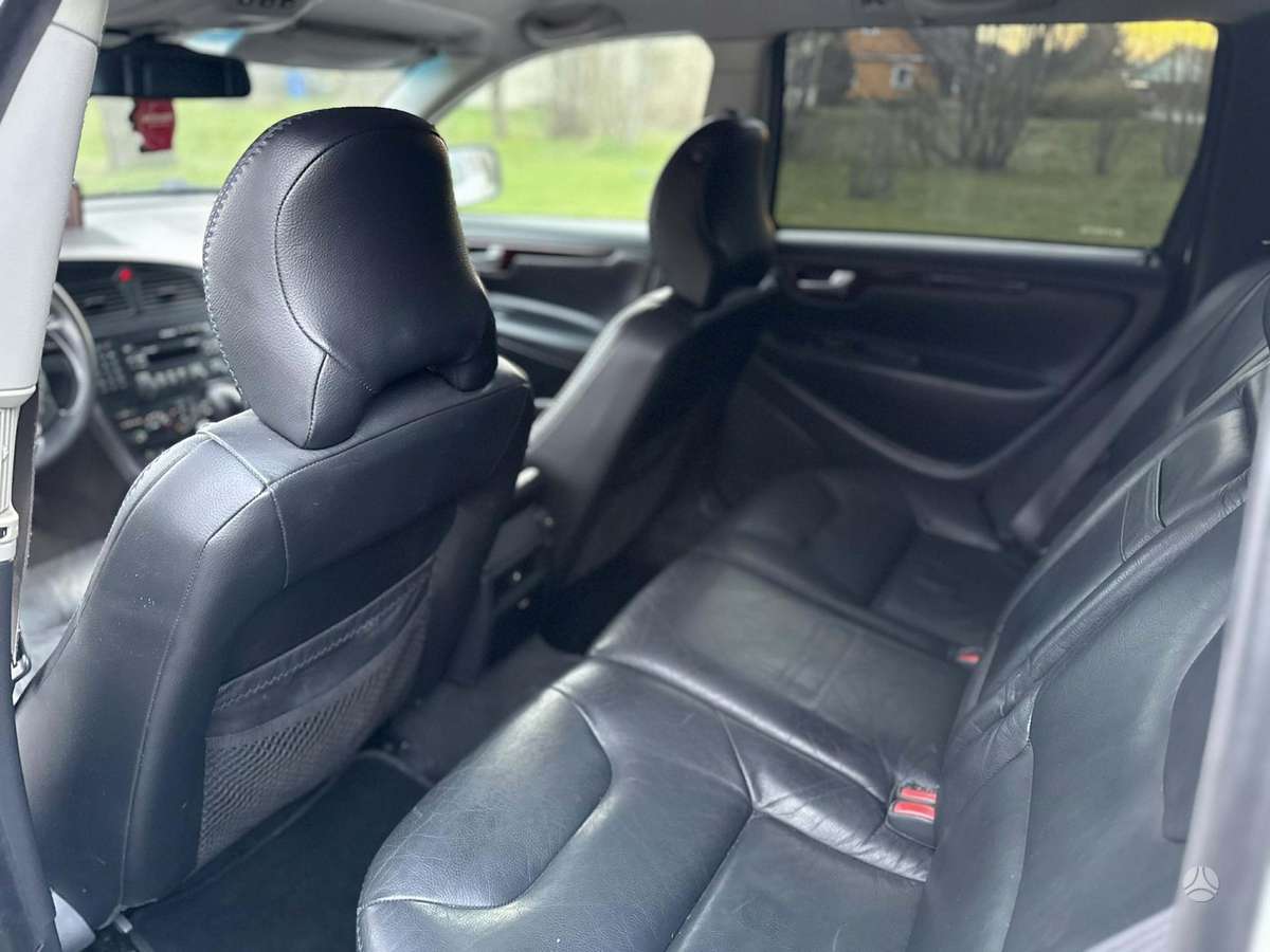 Volvo XC70 2004 — photo 14
