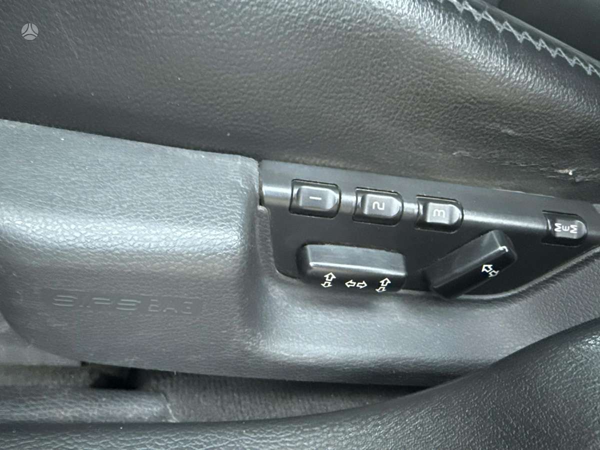 Volvo XC70 2004 — photo 15