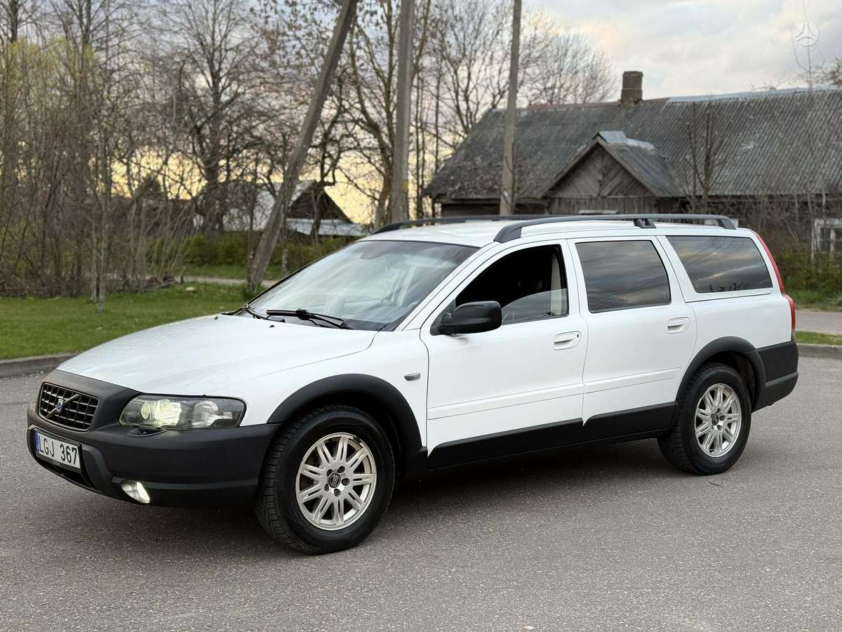 Volvo XC70 2004 — interior