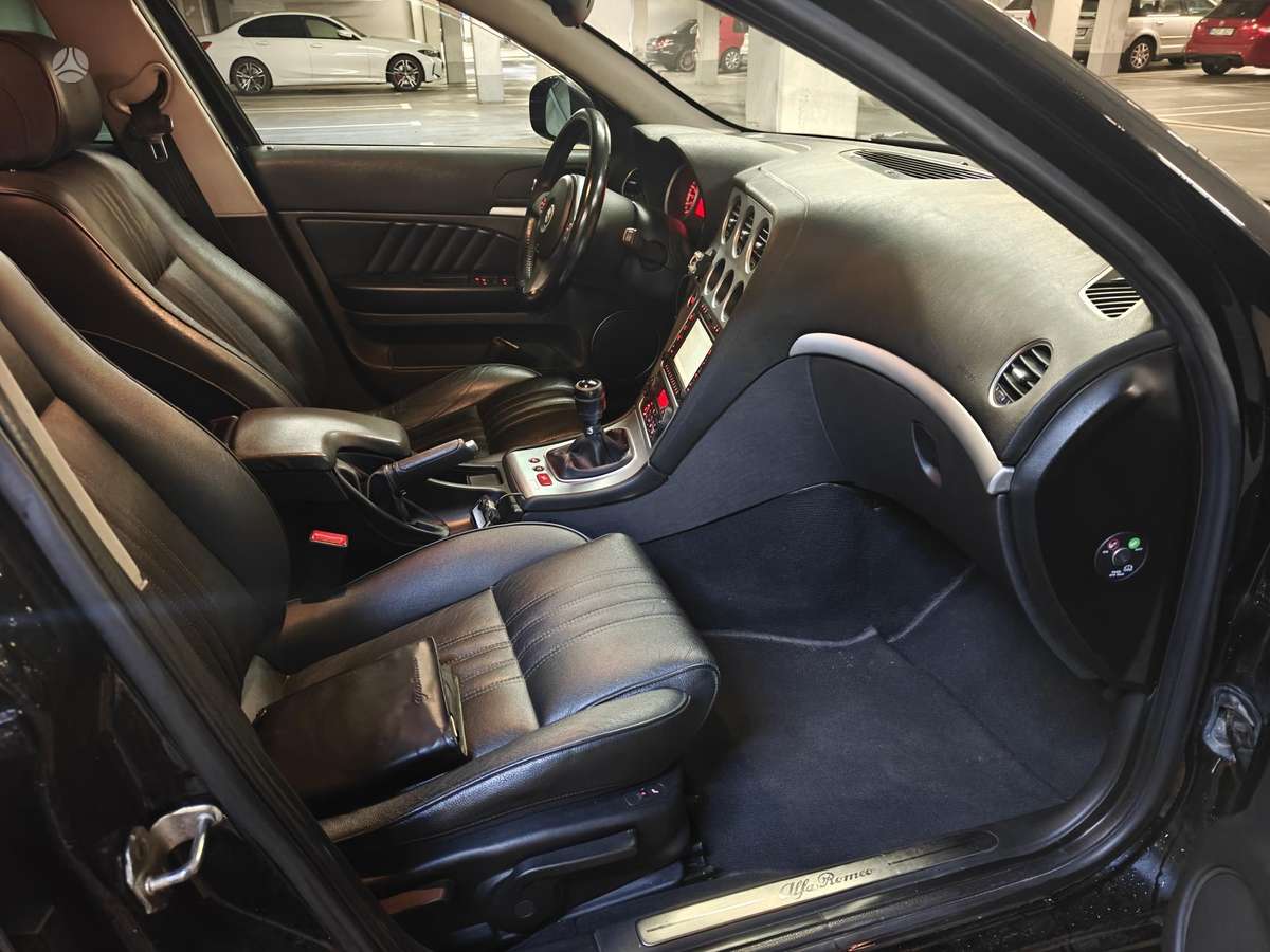 Alfa Romeo 2006 — фото 12
