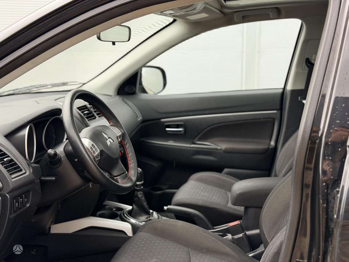 Mitsubishi ASX 2011 — photo 25