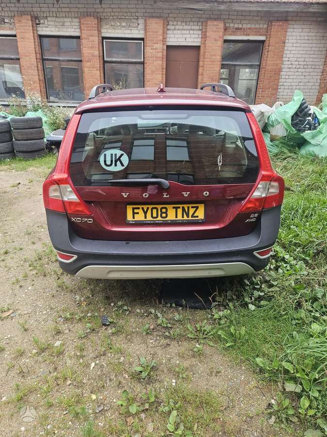 Volvo XC70 2008 — двигун 2401 cm³, 185 HP (136kW)