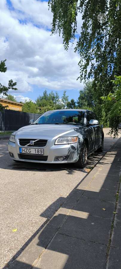 Volvo V50 2010 — rear view