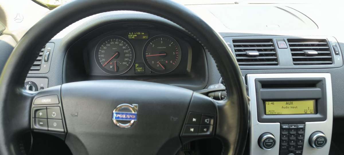 Volvo V50 2010 — photo 6
