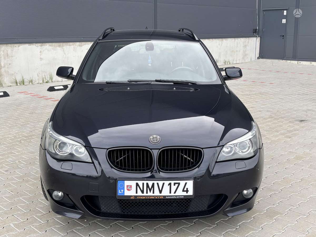 BMW 530 2007 — rear view