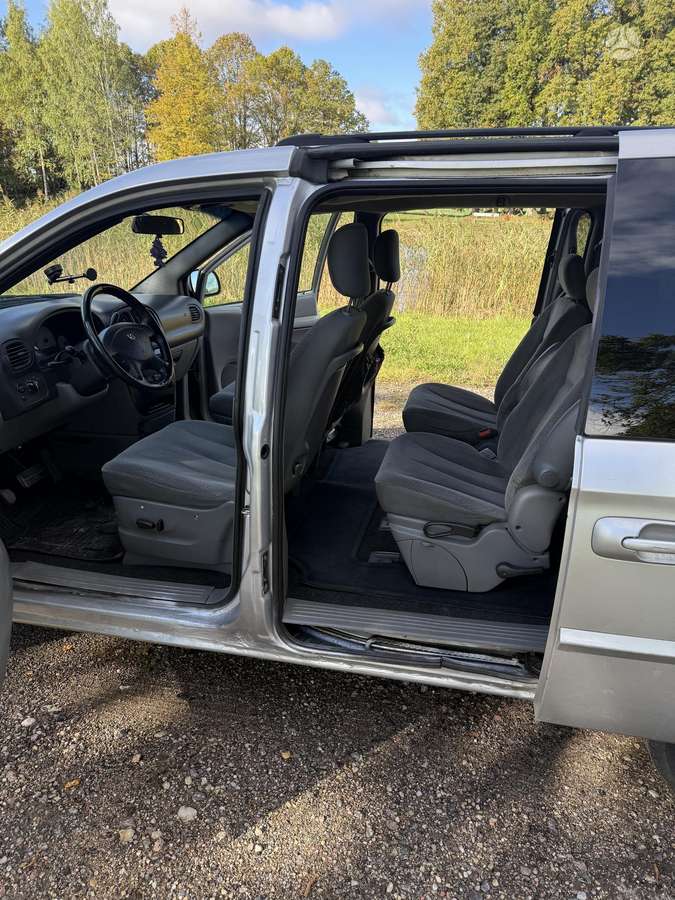 Dodge Voyager 2008 — photo 6