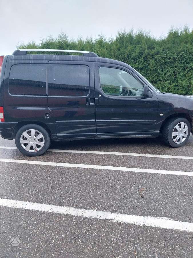 Citroen Berlingo 2007 — салон