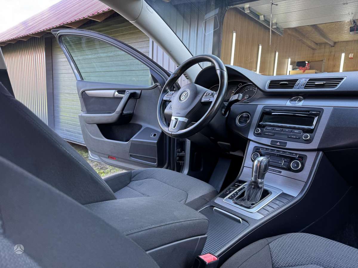 Volkswagen Passat 2012 — photo 33