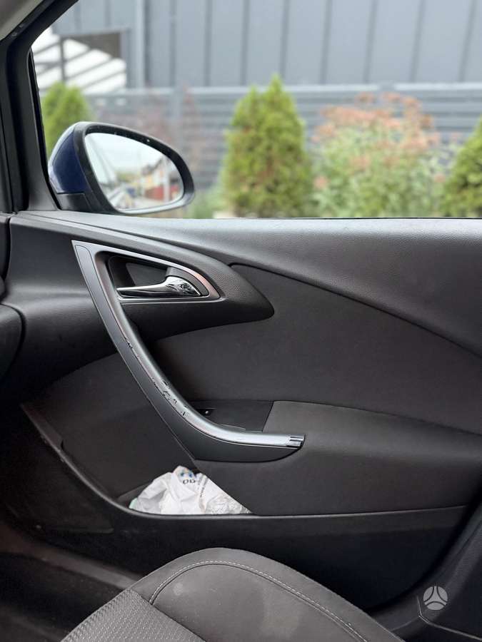 Opel Astra 2013 — фото 23