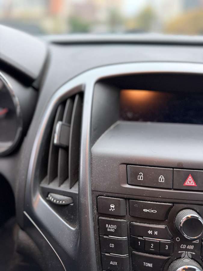 Opel Astra 2013 — фото 26