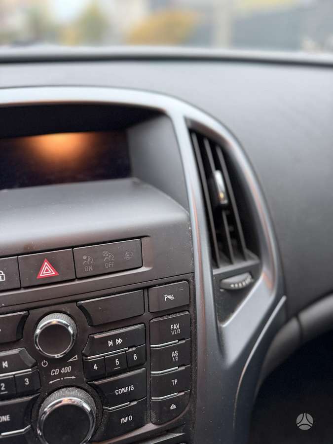 Opel Astra 2013 — фото 27