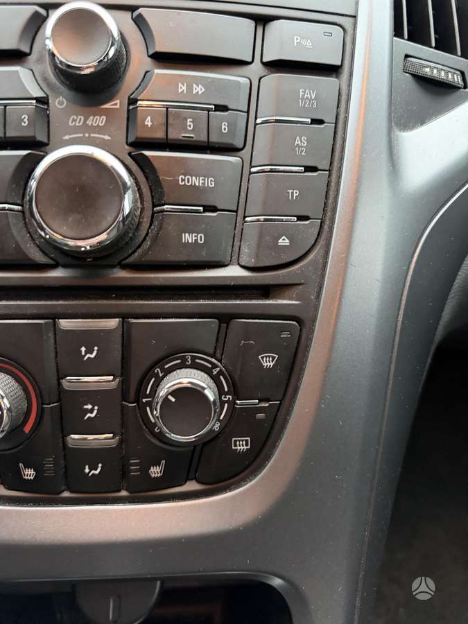 Opel Astra 2013 — фото 28