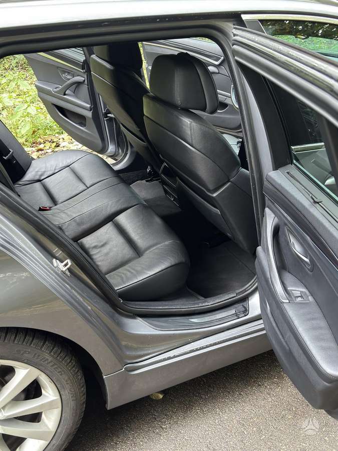 BMW 520 2011 — photo 9
