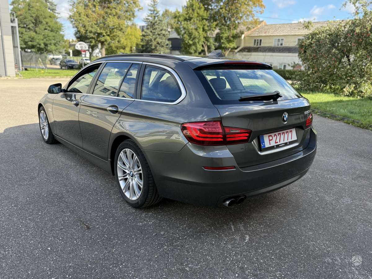 BMW 520 2014 — вигляд ззаду