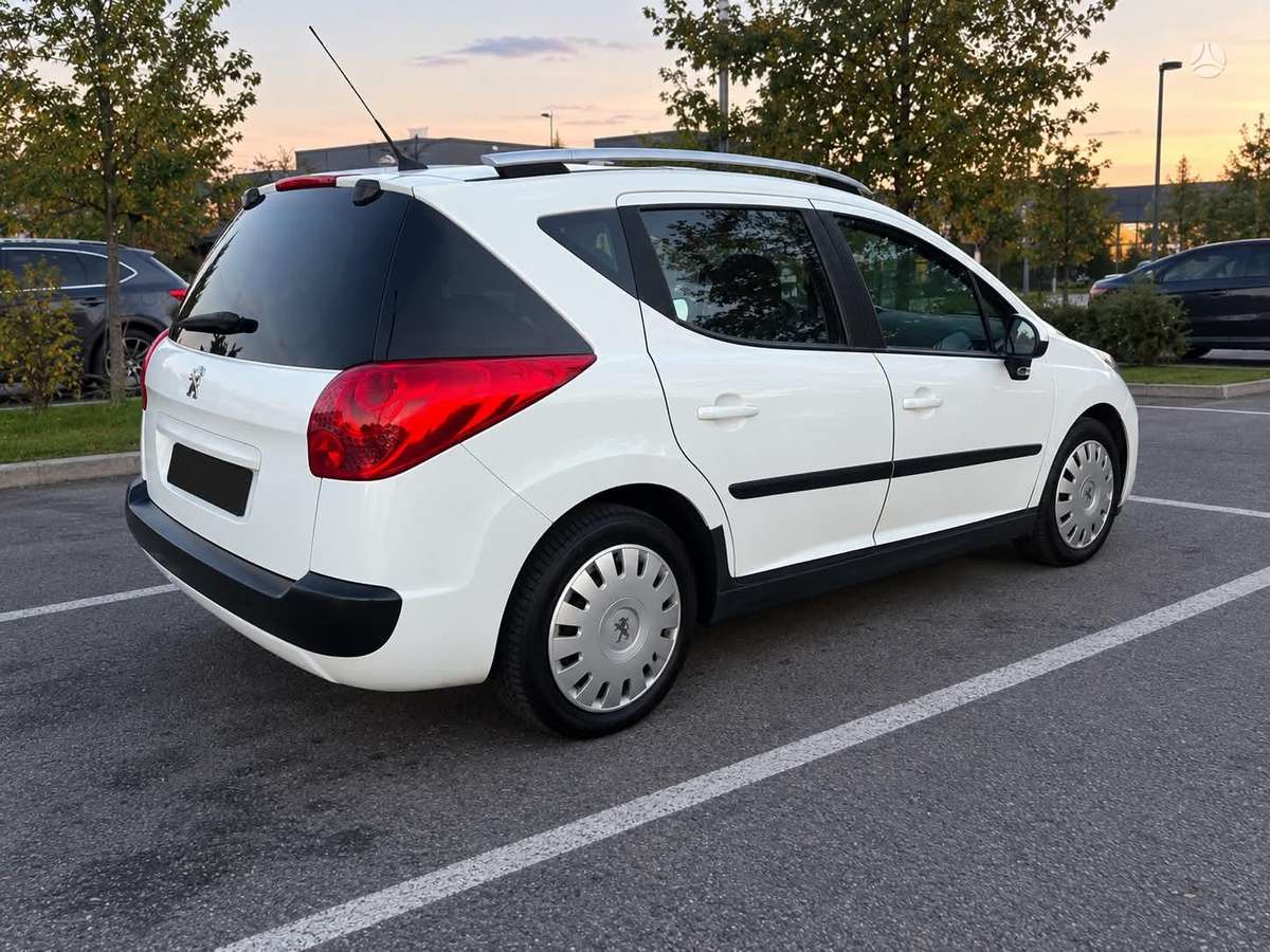Peugeot 207 2008 — вигляд ззаду