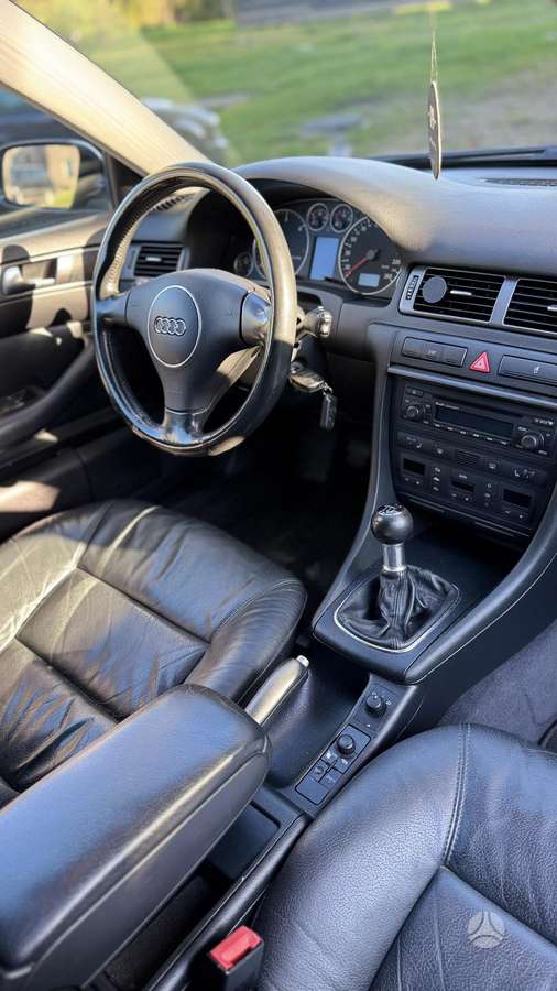 Audi A6 2004 — interior