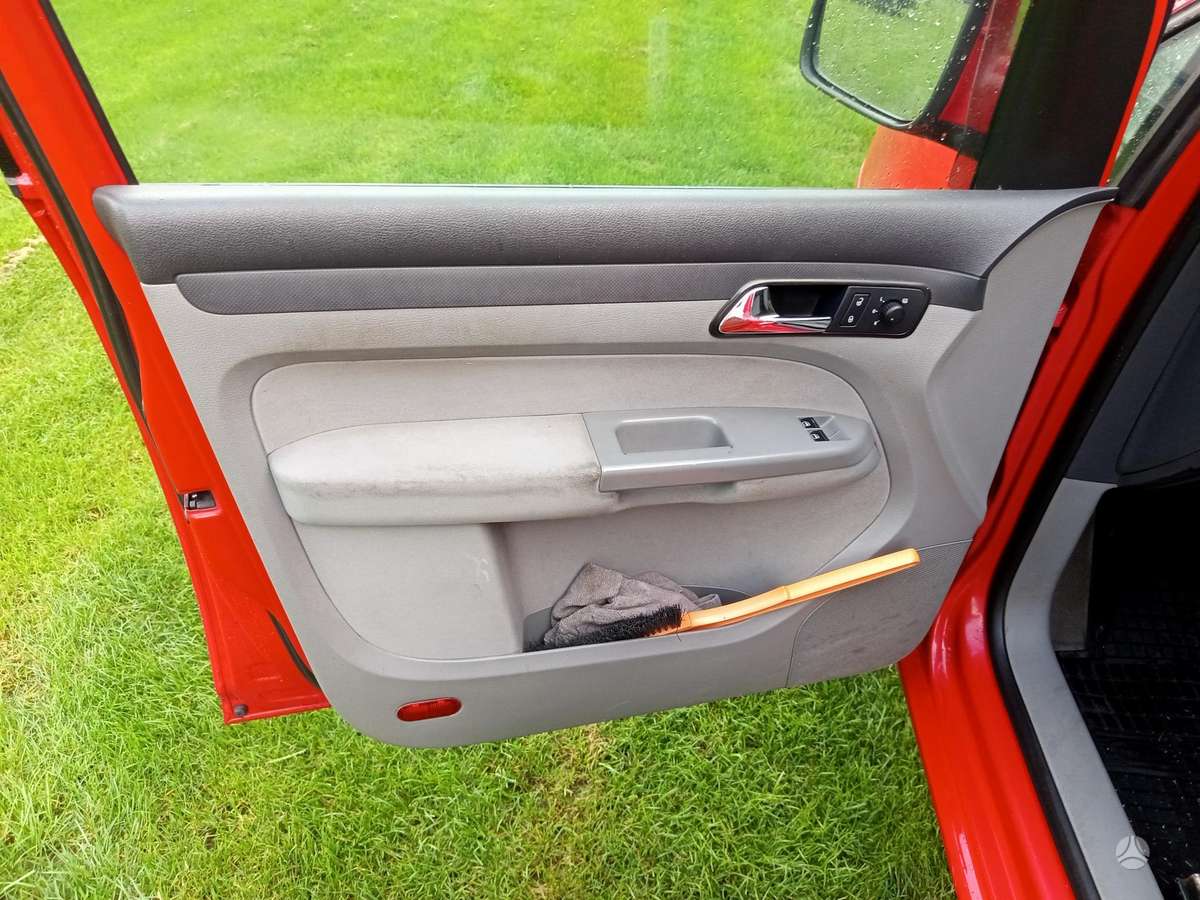 Volkswagen Caddy 2009 — photo 11