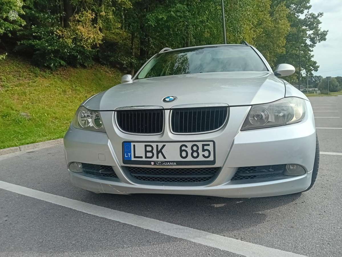 BMW 320 2006 — interior