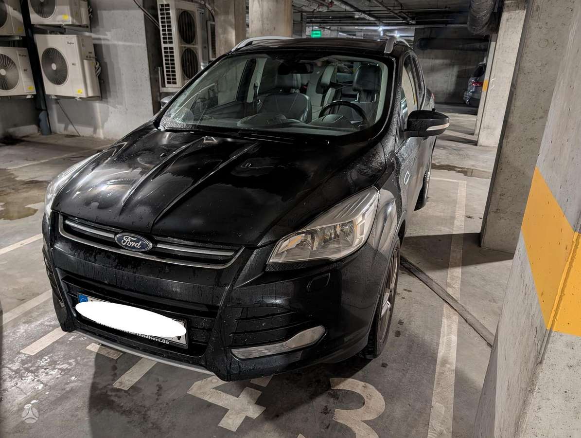 Ford Kuga 2013 — rear view