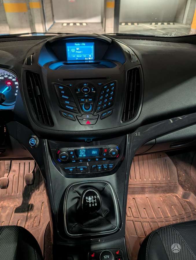 Ford Kuga 2013 — photo 8